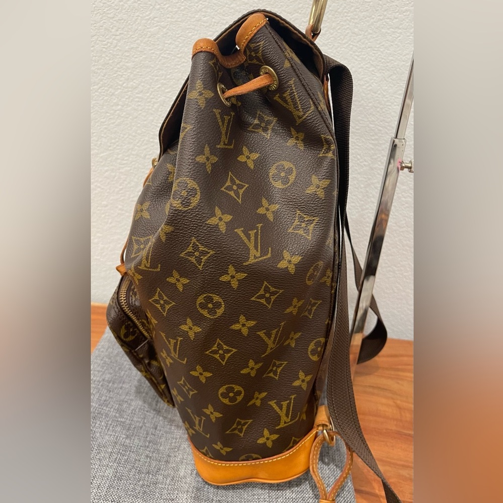 06. Louis Vuitton Montsouris leather backpack GM - Picture 6 of 16